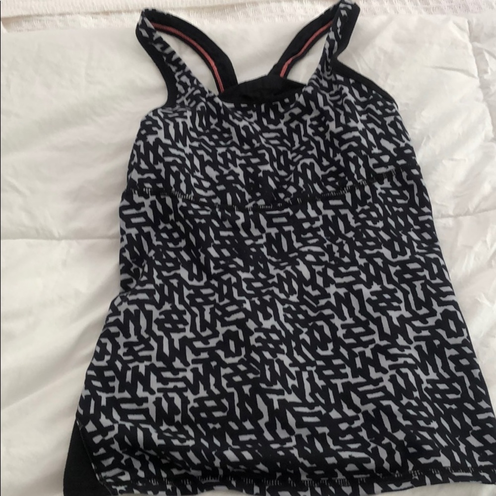 Black and white pattern size 4 lululemon tank top